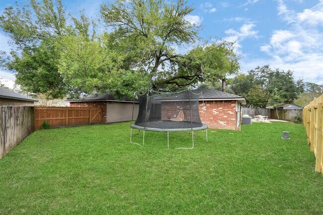 Building Photo - 1207 Martingale Ct