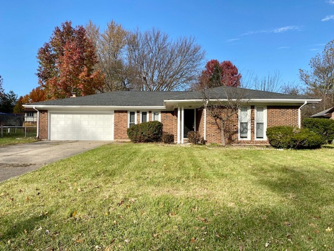 Primary Photo - Wonderful 4 Bedroom 2 Bathroom Red Brick R...