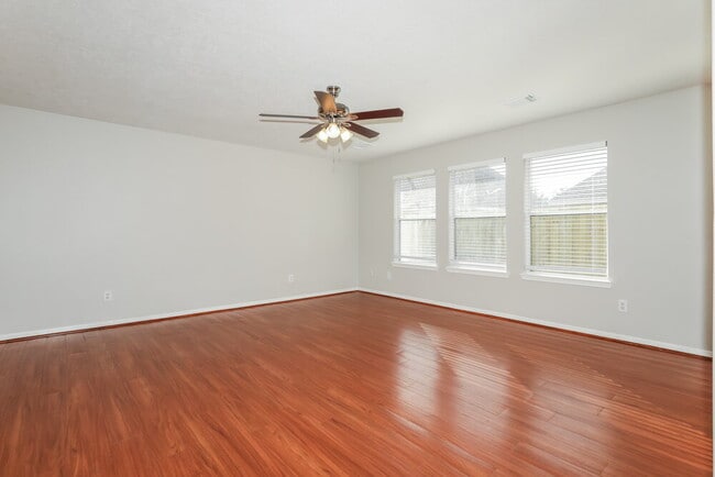 Foto del edificio - 22207 Summer Breeze Ln