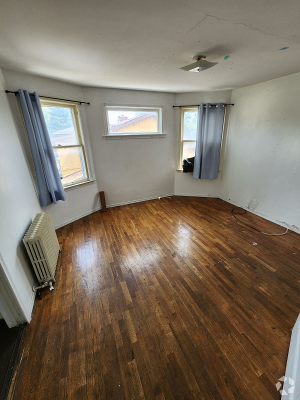 S Michigan Ave Historic District Apartments for Rent with Utilities