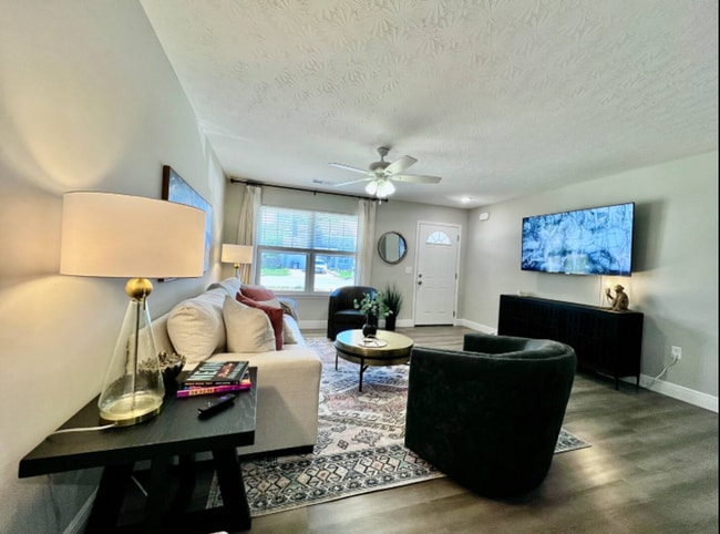 Building Photo - Brand New Equestrian getaway in Wilmington, Ohio