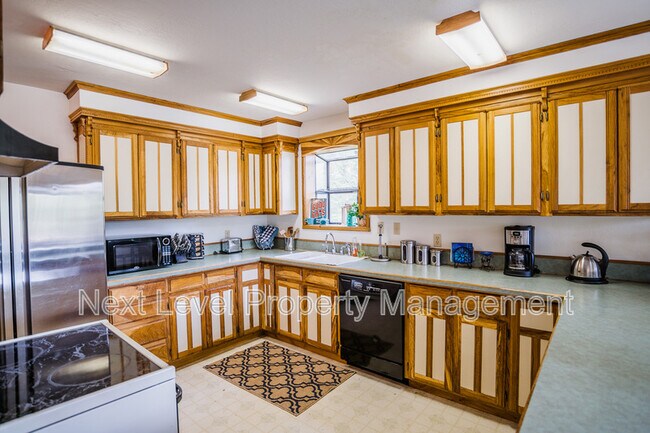 Building Photo - 105 Bass Lake Dr