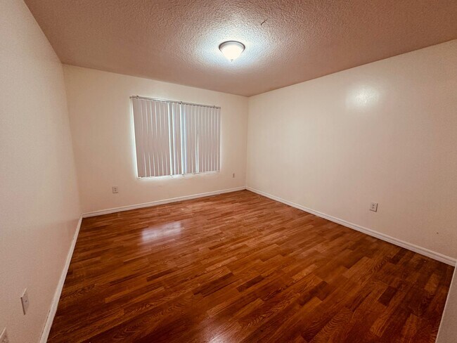 Building Photo - 4131 San Marino Blvd