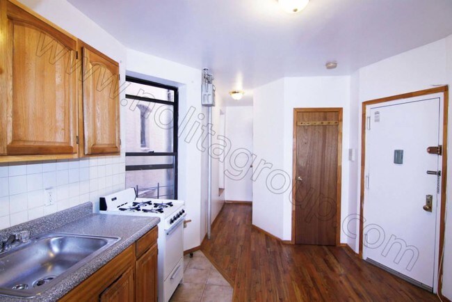 Foto del edificio - 156 Allen St
