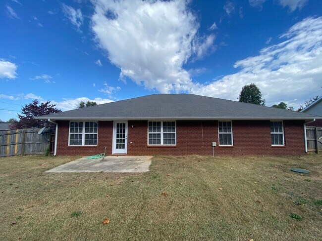 Foto del edificio - Available For Immediate Move-In!
