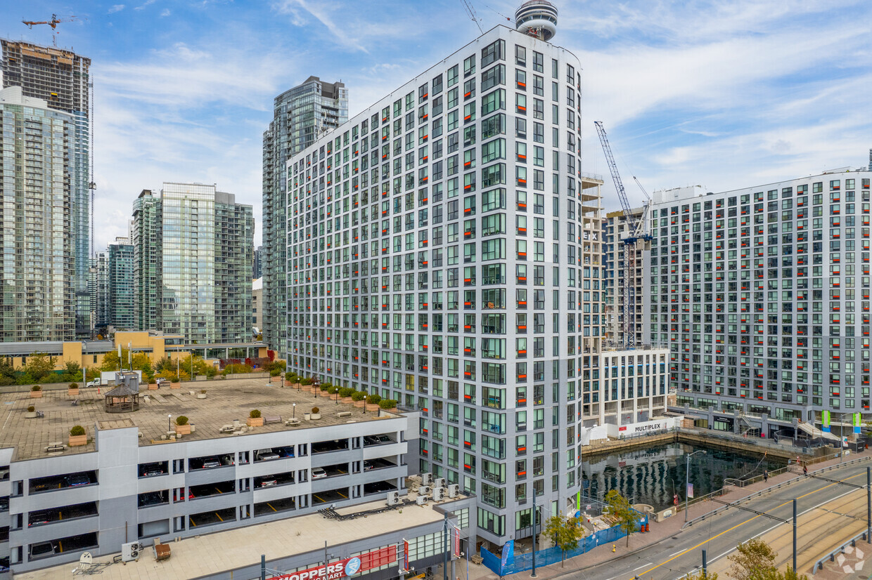 Building Photo - The Quay - Tower II