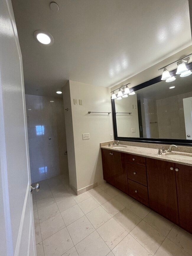 Interior Photo - The Apartments at Charles Plaza