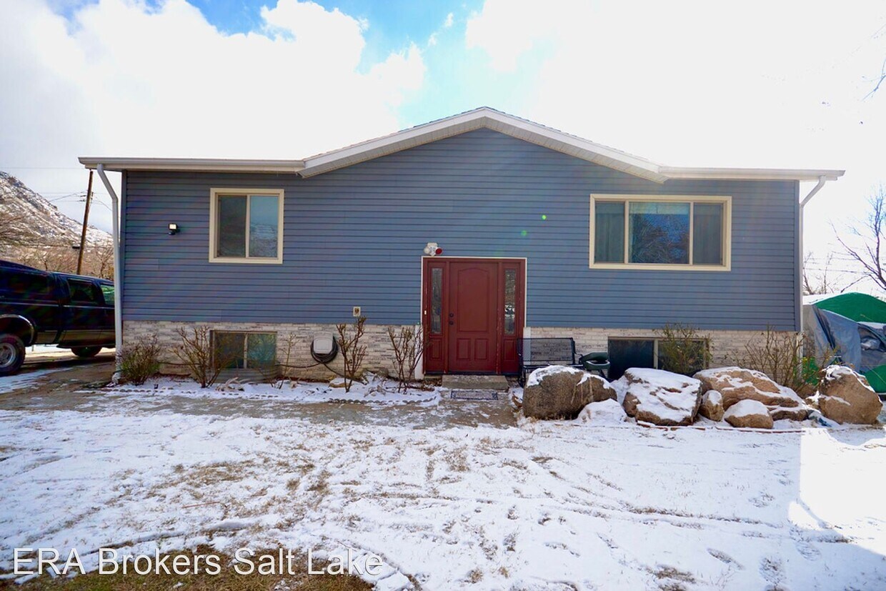 4 br, 2 bath House 939 E 1150 N House Rental in Ogden, UT