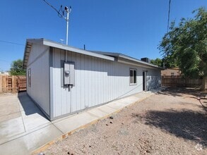 Building Photo - 957 K St