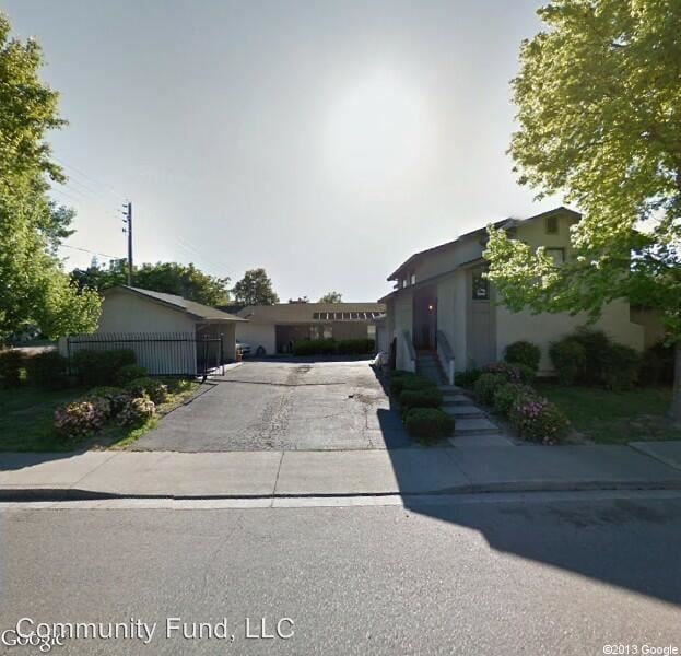 Primary Photo - 2424 Ellison Dr