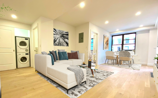 Common area - 155 E 48th St