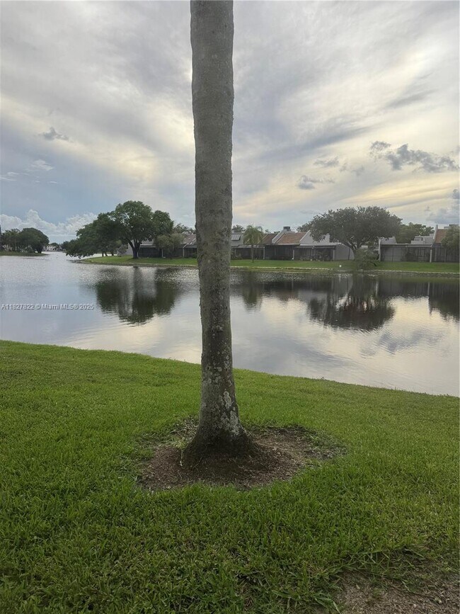 Foto del edificio - 1226 N Hiatus Rd