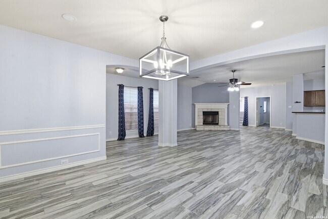 Foto del edificio - 414 Willow Grove Dr