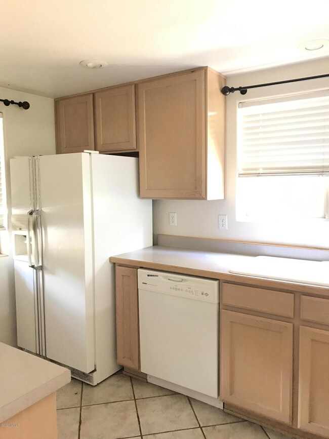 Foto del edificio - 6164 E Mountain Oaks Dr