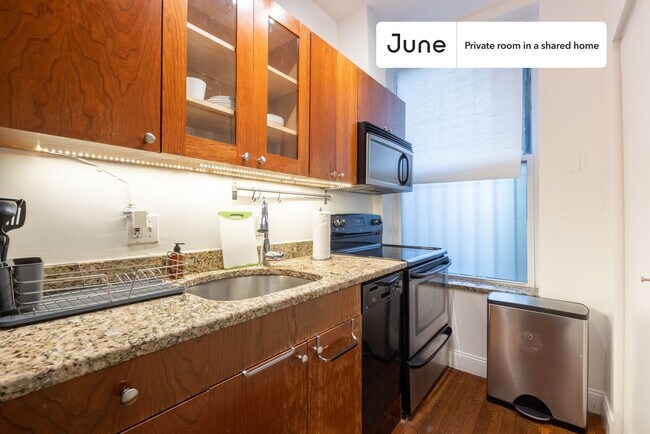 Foto del edificio - Room in Shared 3 bed/1 bath home