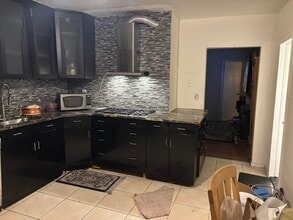 Building Photo - 109 Centre Ave