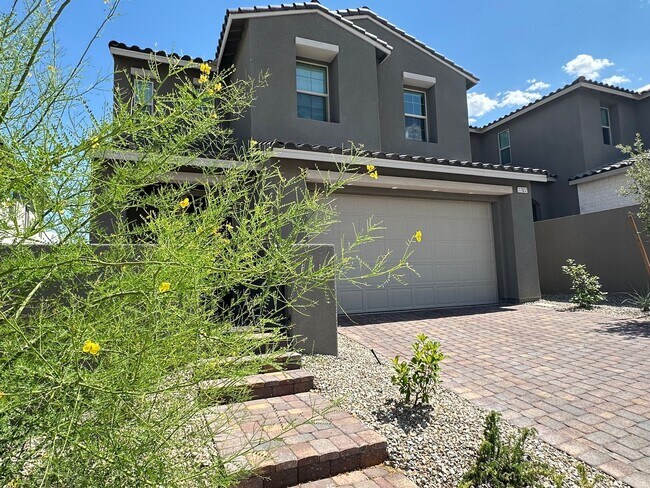Building Photo - Summerlin & Falcon