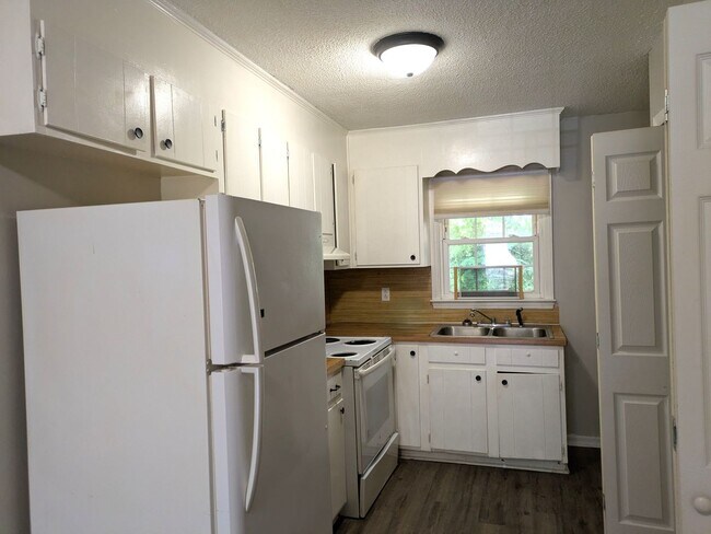 Foto del edificio - 211 8th Ave Dr SE