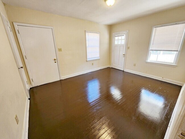 Foto del edificio - 1200 W Lincoln Ave