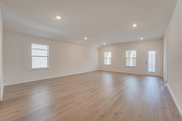 Foto del edificio - 212 HappyWell Ln