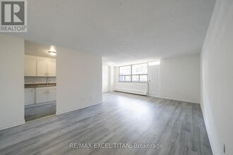 Building Photo - 5 Glamorgan Ave