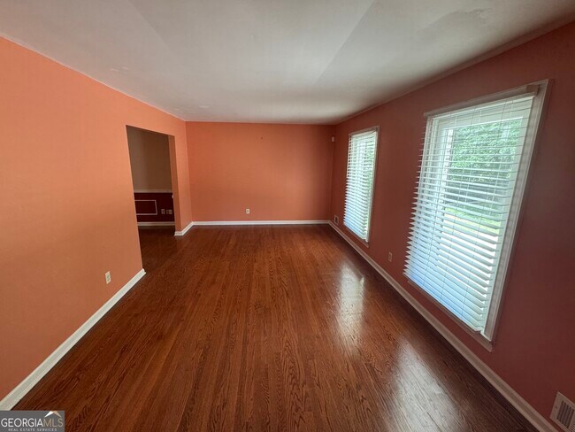 Foto del edificio - 4977 Rockbridge Rd SW