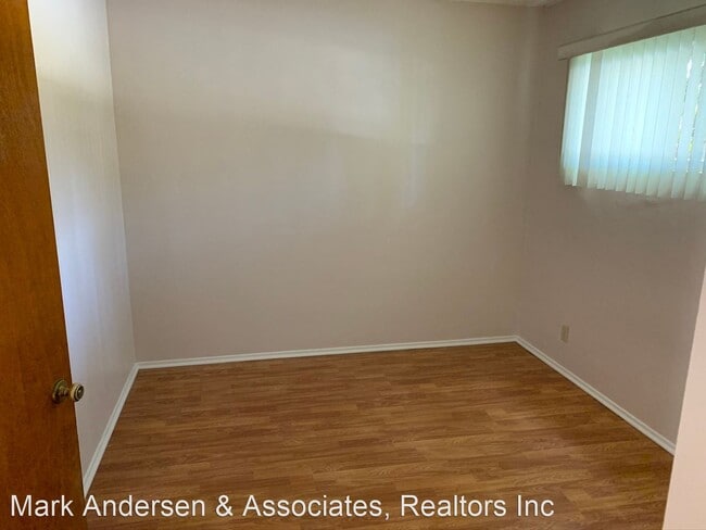 Building Photo - 424 S Santa Anita Ave