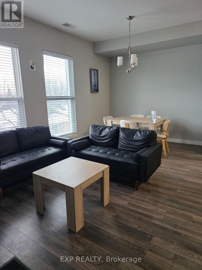 Building Photo - 62 Balsam St