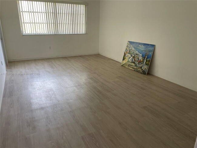 Foto del edificio - 2950 NE 201st Terrace