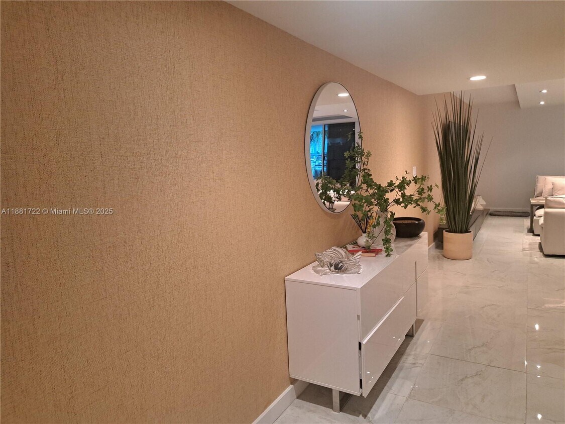 Foto principal - 468 Golden Isles Dr