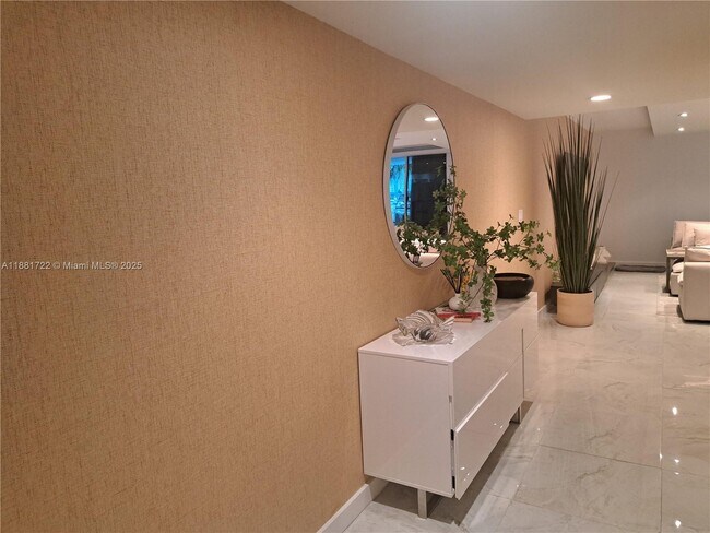 Foto del edificio - 468 Golden Isles Dr