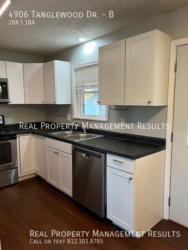 Foto del edificio - 4906 Tanglewood Dr