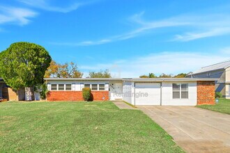 Building Photo - 2705 Gulfstream Rd