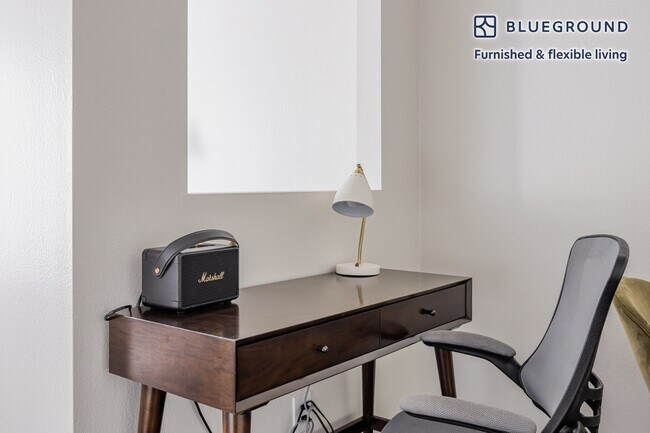 Building Photo - 13603 Marina Pointe Dr