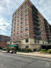 Building Photo - 26 W Broadway