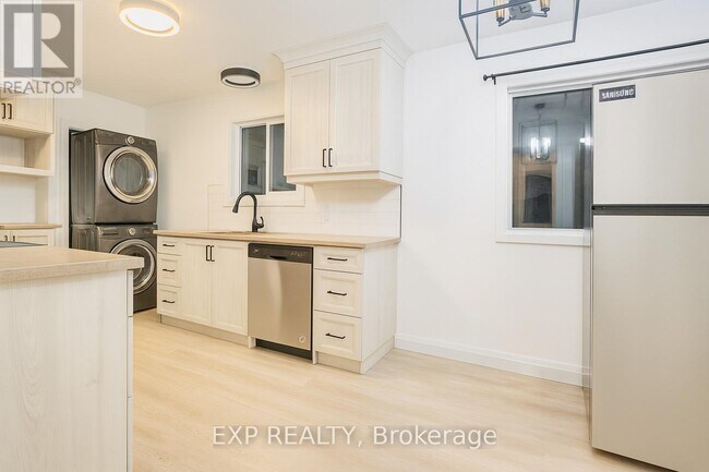 Photo du bâtiment - 62 Harold Ave