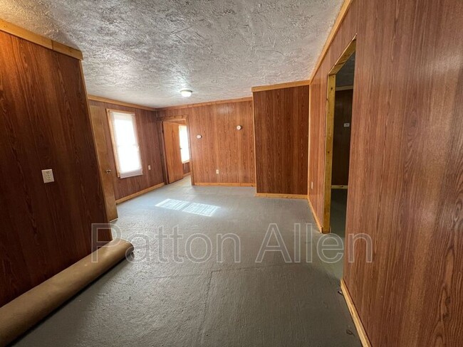 Foto del edificio - 61 Haywood Rd