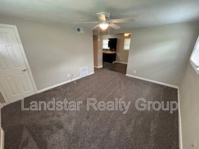 Building Photo - 4714 Seville Dr