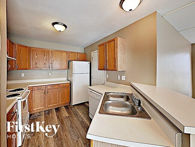 Building Photo - 1266 Garden Village Dr