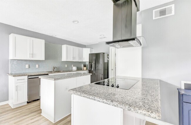 Foto del edificio - 1746 Cloister Dr