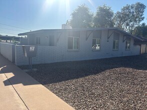 Building Photo - 2033 S Forest Ave