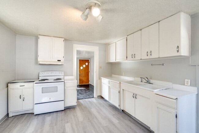 Foto del edificio - 491 Allyn St