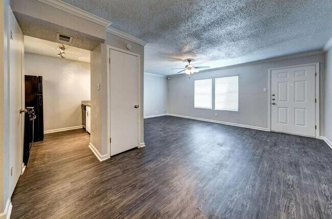 Building Photo - 5426 Menchaca Rd