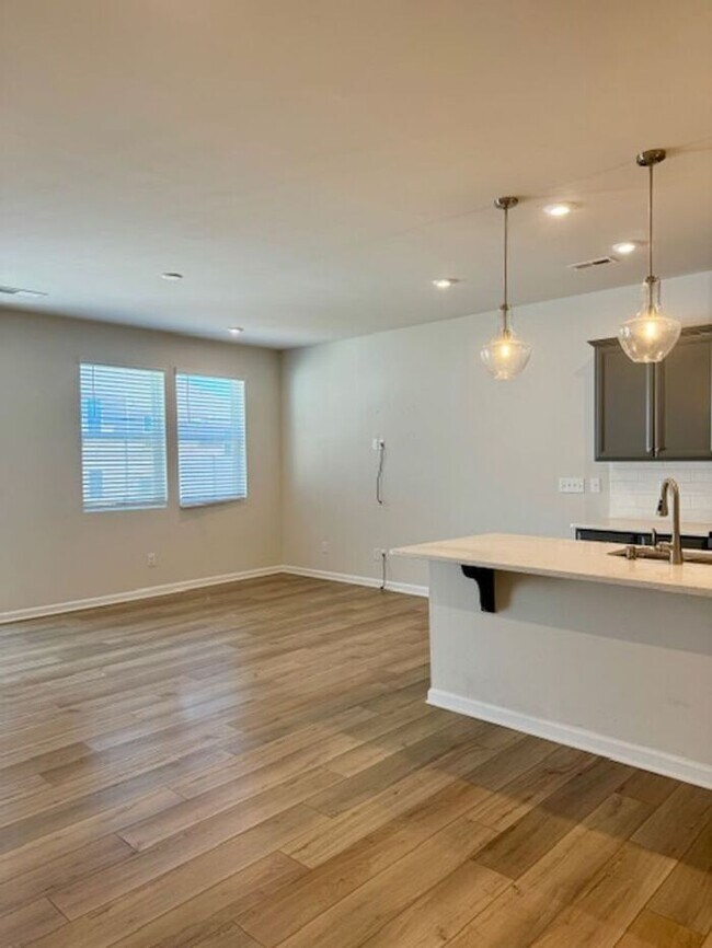 Foto del edificio - 3BR/2.5BA w/ Quartz Kitchen + Garage in North Charlotte