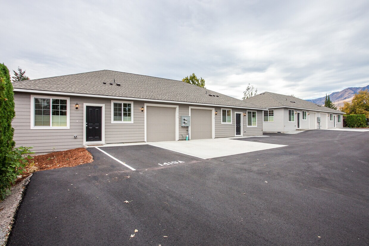 1421 Springwater Ave, Wenatchee, WA 98801 Townhome Rentals in