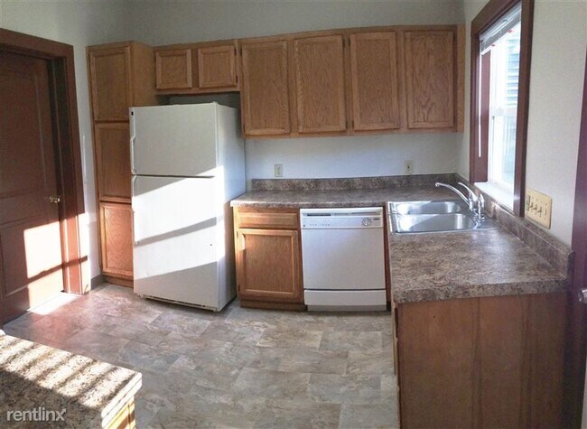 Building Photo - Quaint 3 bedroom home in the casual JBAN n...