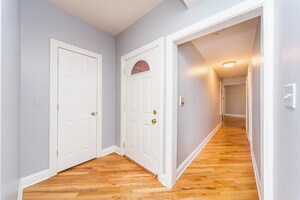 Building Photo - 1127 N Christiana Ave