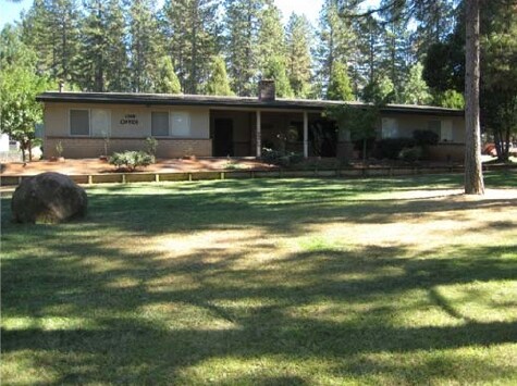 Building Photo - Pine Grove MHC