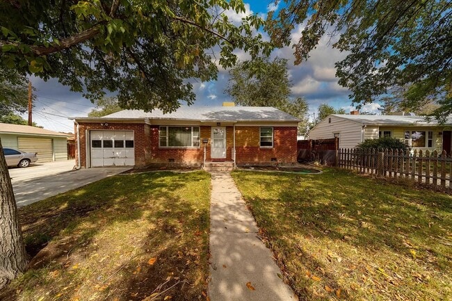 Building Photo - 1410 Hall Ave