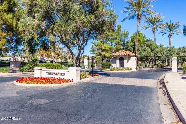 Building Photo - 4027 S Pecan Dr